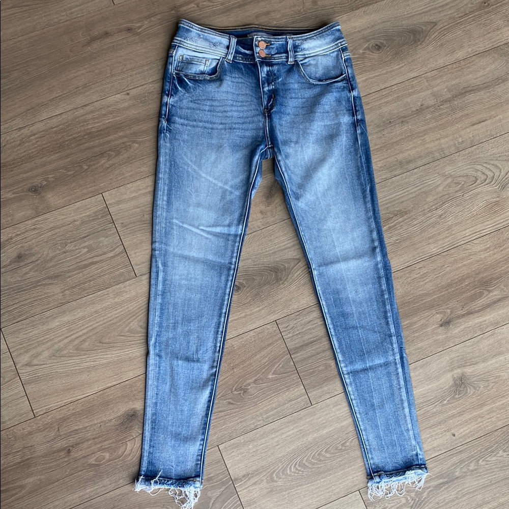 NWOT KanCan Signature Skinny Jeans Distressed Frayed Hem